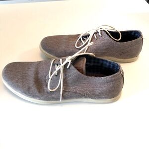 Ben Sherman British Dress Sneakers Women’s US 9, Men’s US 7, EU Size 40, Unisex